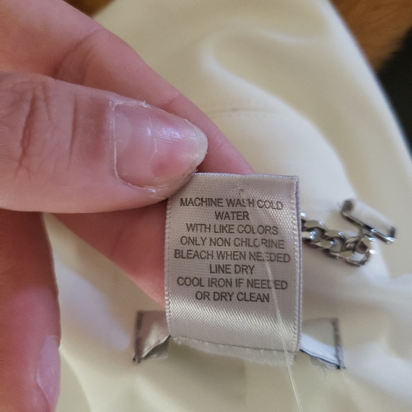 White Caché Pant Suit with Tank to Match - Picture 13 of 16